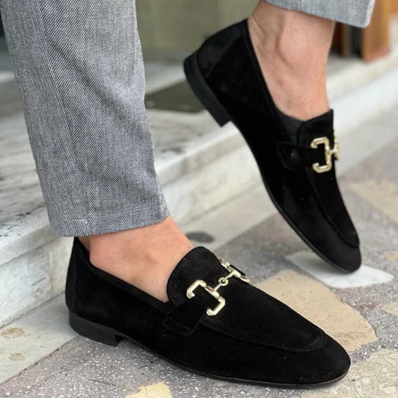 Lucas | Mocasines de Ante con Hebilla Dorada Hombre Casual