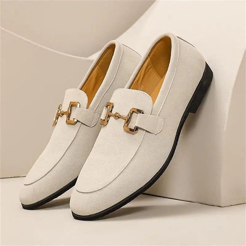 Lucas | Mocasines de Ante con Hebilla Dorada Hombre Casual